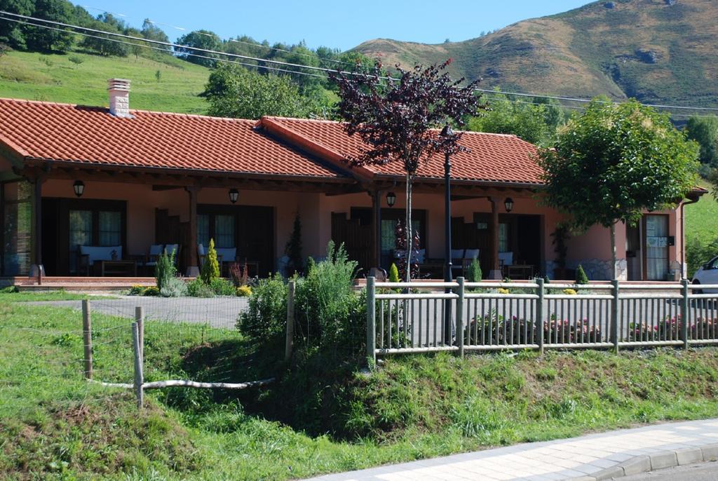 Apartamentos El Pedrayu Onís Exterior photo